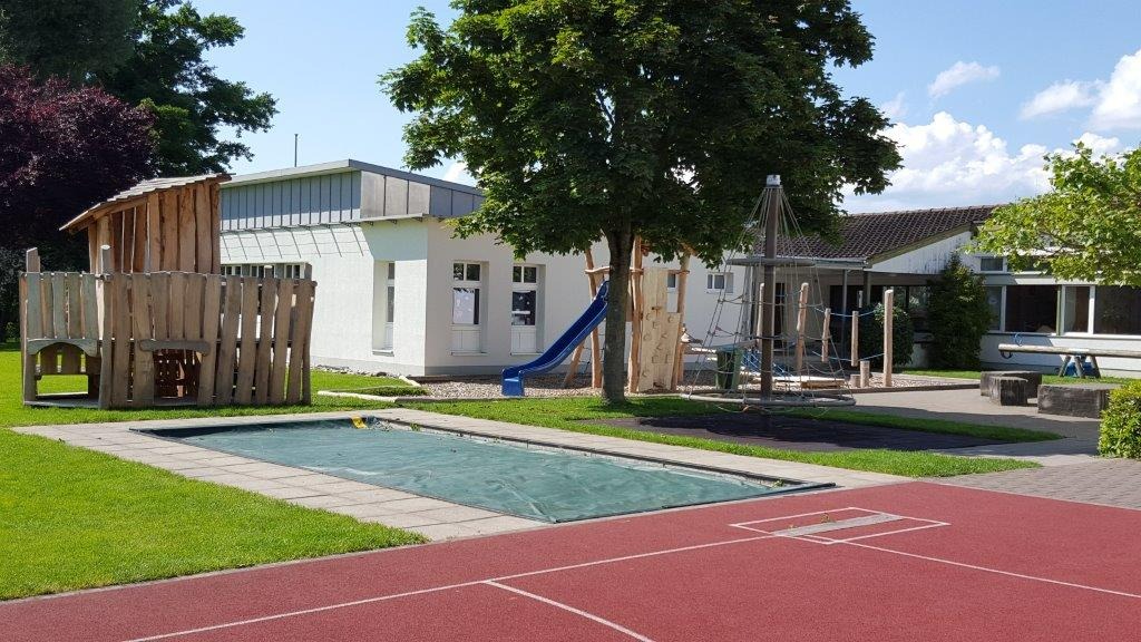 KG Altenrhein mit Spielplatz.jpg